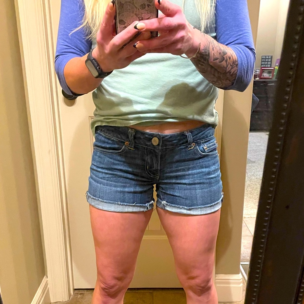 Womens ae distressed shorts